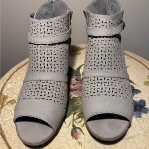 Grey Ankle Bootie Wedges with Peep Toe EUC 8M